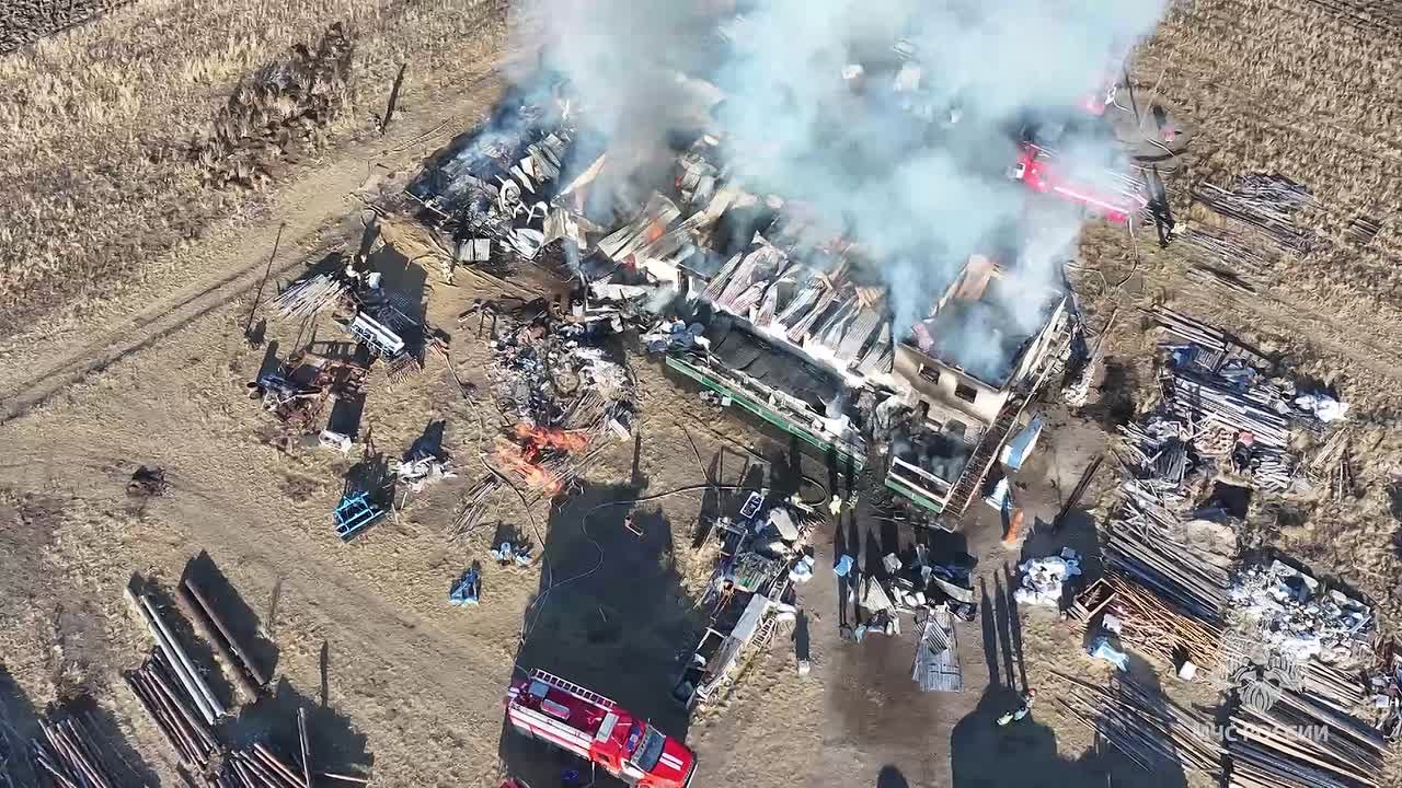 В Хакасии из-за короткого замыкания проводки сгорела ферма