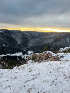 А в лесу зимняя сказка. Кадрами со второй Торгашинской видовки поделилась подписчица Наталья