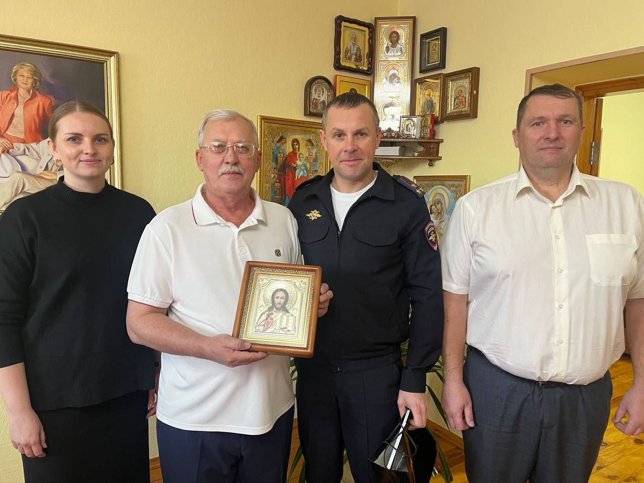 С любовью к памяти. В эти дни поздравления с юбилеями принимали сразу двое уважаемых ветеранов органов внутренних дел из разных уголков нашего края