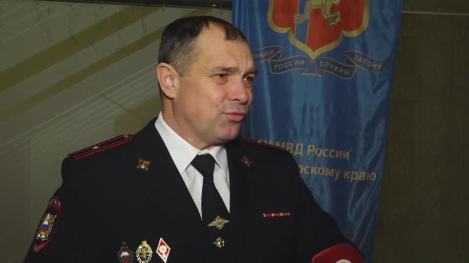 К самым искренним поздравлениям для участковых присоединились и те, кто всегда в курсе всех событий — наши коллеги-журналисты!