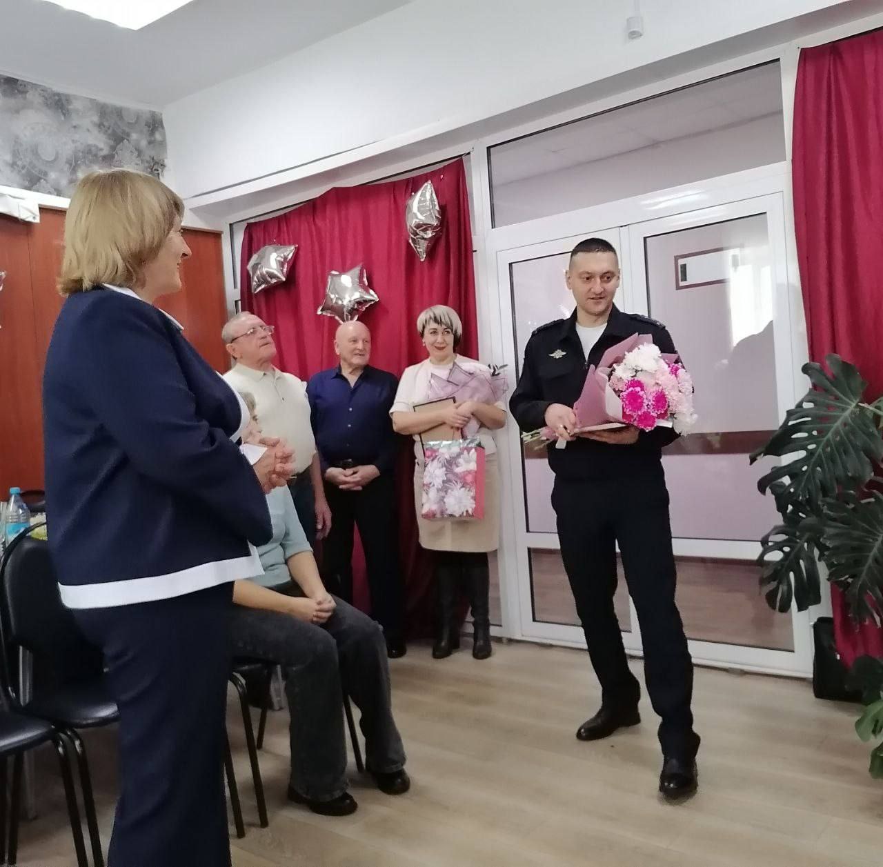 С любовью к памяти. В эти дни поздравления с юбилеями принимали сразу двое уважаемых ветеранов органов внутренних дел из разных уголков нашего края С любовью к памяти. В эти дни поздравления с юбилеями принимали сразу двое уважаемых ветеранов органов внутренних дел из разных уголков нашего края