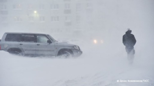 В Норильске учащимся 1-11-х классов разрешили не посещать школу из-за ветра с порывами более 25 м/с, сообщили в администрации города