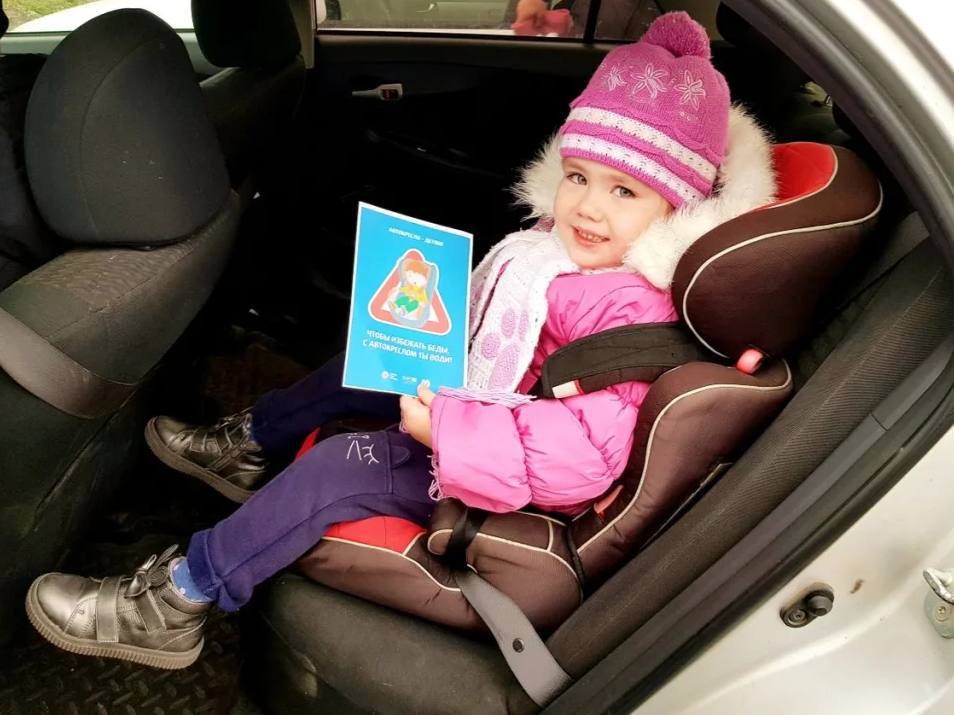 Сотрудники Госавтоинспекции Красноярска напоминают о правильном использовании детских удерживающих устройств