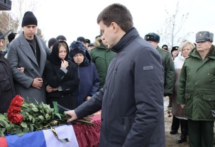 В городе Шарыпово простились с Героем России Глебом Михайловым