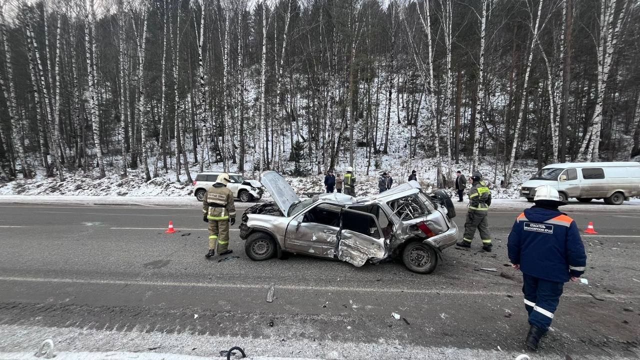 Серьёзное ДТП произошло на дивногорской трассе Серьёзное ДТП произошло на дивногорской трассе