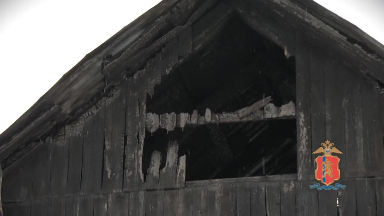 Полицейские Лесосибирска спасли семью из пожара