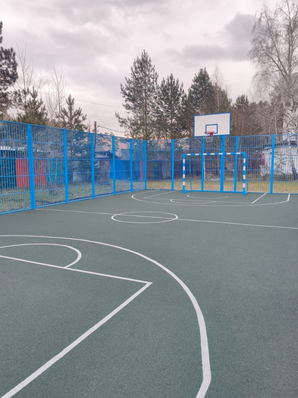 На территории ведомственного лагеря ГУФСИН «Республика Солнечная» установлена новая многофункциональная спортивная площадка и модульный медицинский пункт На территории ведомственного лагеря ГУФСИН «Республика Солнечная» установлена новая многофункциональная спортивная площадка и модульный медицинский пункт