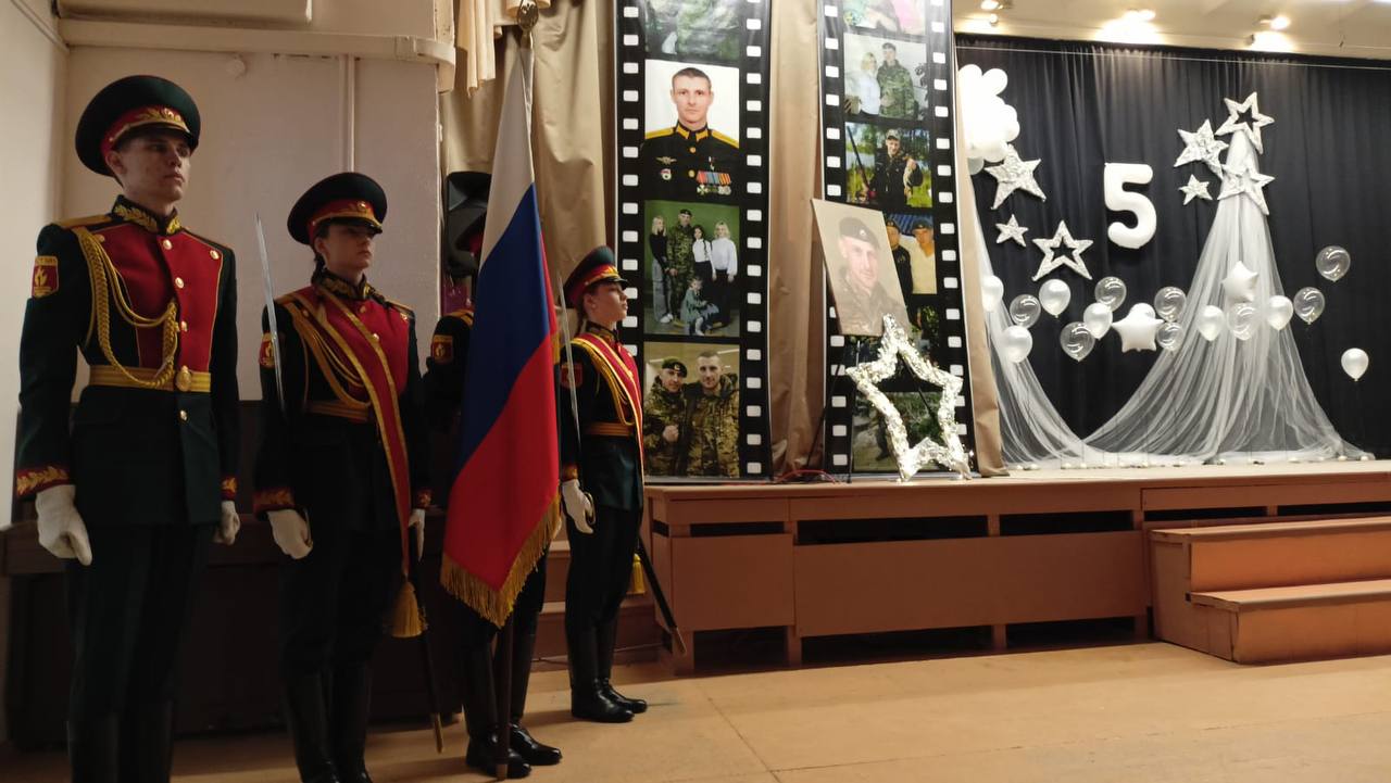 В Сосновоборске увековечили память Героя России Константина Чиркова В Сосновоборске увековечили память Героя России Константина Чиркова