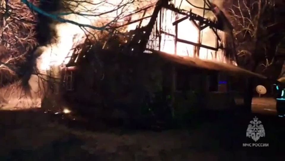 На юге Красноярского края обогреватель уничтожил целое здание