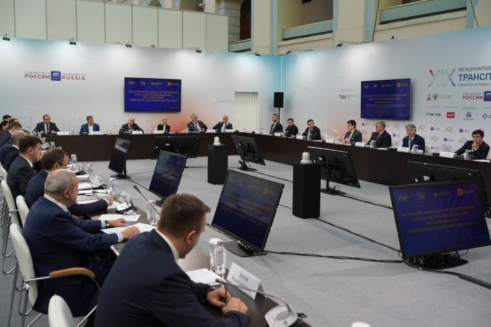 Губернатор Михаил Котюков принял участие в заседании комиссии Госсовета РФ по направлению «Эффективная транспортная система», которое прошло в рамках «Транспортной недели»