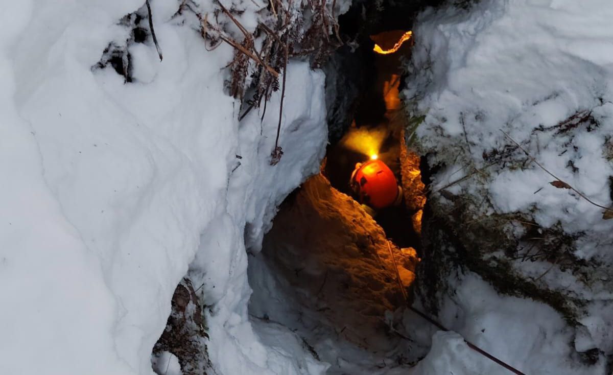 Спасатели приостановили поиски семьи Усольцевых Спасатели приостановили поиски семьи Усольцевых