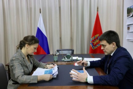 Анна Кузнецова: Вопросы народосбережения, сохранения традиционных ценностей, укрепления института семьи, помощи многодетным родителям - обсудили на встрече с Губернатором Красноярского края Михаилом Михайловичем Котюковым.