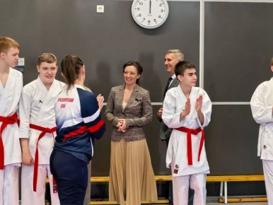  :              400    , ,  - 