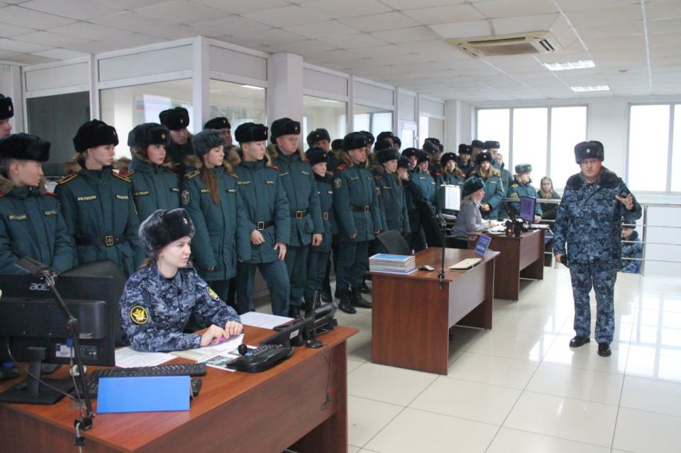 Исправительную колонию №17 посетили студенты и курсанты Сибирской пожарно-спасательной академии ГПС МЧС России