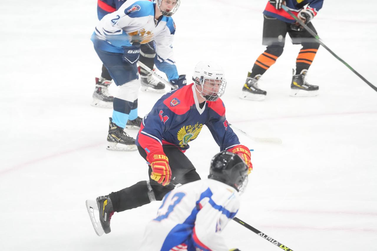 В рамках спартакиады работников прокуратуры края, посвященной 80-летию победы в Великой Отечественной войне, прошел турнир по хоккею с шайбой В рамках спартакиады работников прокуратуры края, посвященной 80-летию победы в Великой Отечественной войне, прошел турнир по хоккею с шайбой