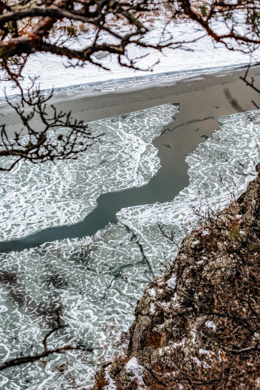 Ледостав на реке Мана. «Всё-таки удалось застать этот момент, застал эту красоту. Шум движущегося льда был такой мощный, что его слышно даже с видовки «Здравствуй, Мана". Завораживающее, залипательное и удивительно спокойное... Ледостав на реке Мана. «Всё-таки удалось застать этот момент, застал эту красоту. Шум движущегося льда был такой мощный, что его слышно даже с видовки «Здравствуй, Мана". Завораживающее, залипательное и удивительно спокойное...