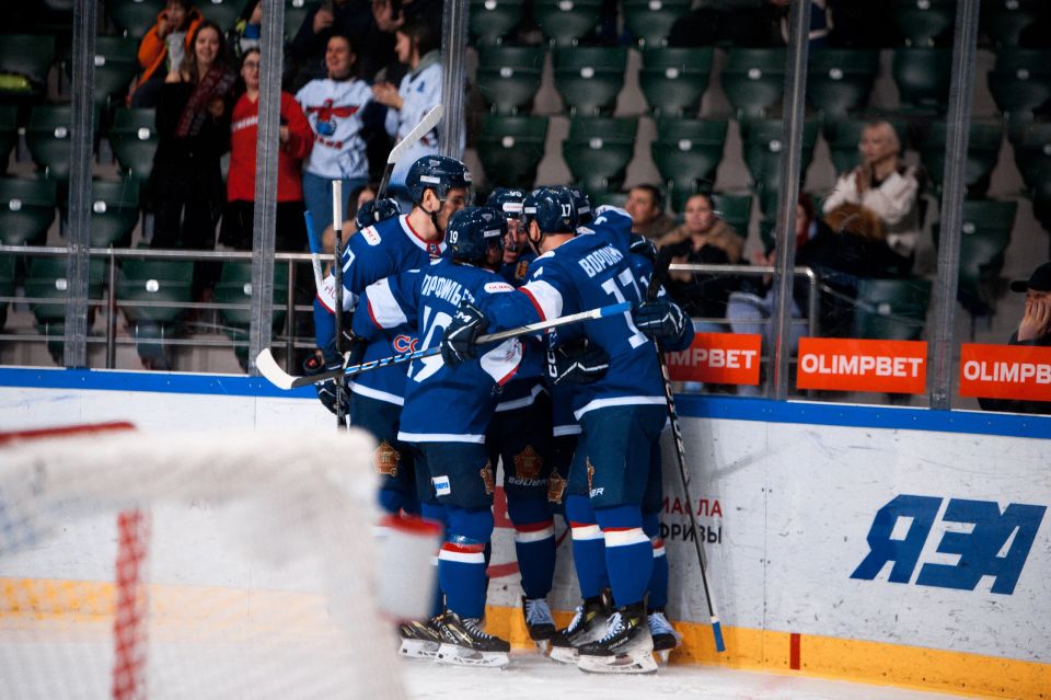 «Сокол» обыграл «Челны» на домашнем льду