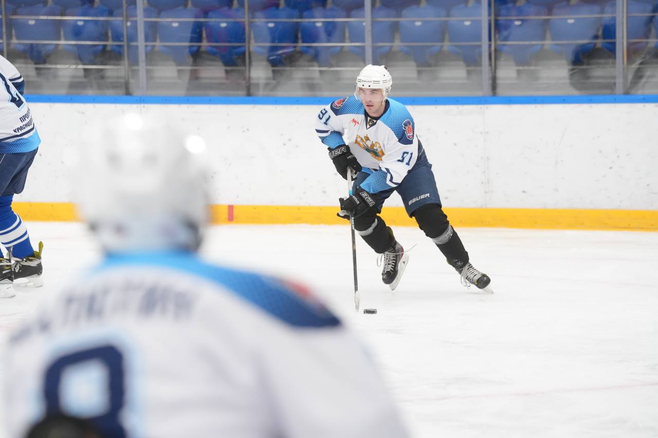 В рамках спартакиады работников прокуратуры края, посвященной 80-летию победы в Великой Отечественной войне, прошел турнир по хоккею с шайбой В рамках спартакиады работников прокуратуры края, посвященной 80-летию победы в Великой Отечественной войне, прошел турнир по хоккею с шайбой