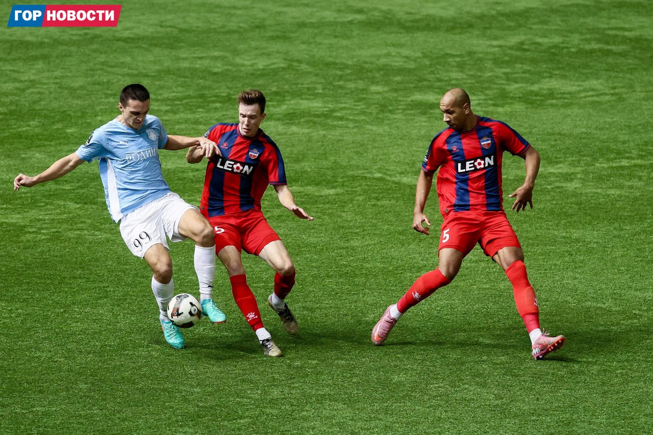 Футбольный «Енисей» сыграл вничью с московской «Родиной» Футбольный «Енисей» сыграл вничью с московской «Родиной»