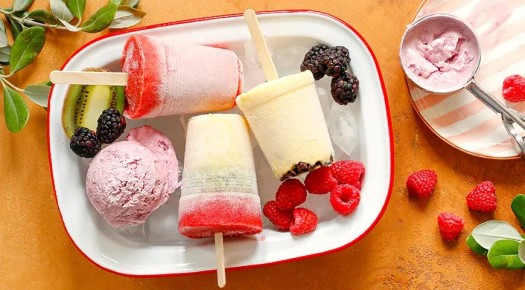 Освежающий фруктовый десерт: как приготовить мороженое за 10 минут