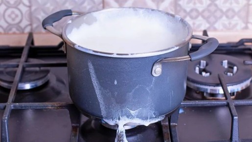 Умный трюк на кухне: как остановить бурлящую воду