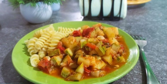 Летняя симфония вкуса: подлива из помидоров и кабачков, которая согревает душу