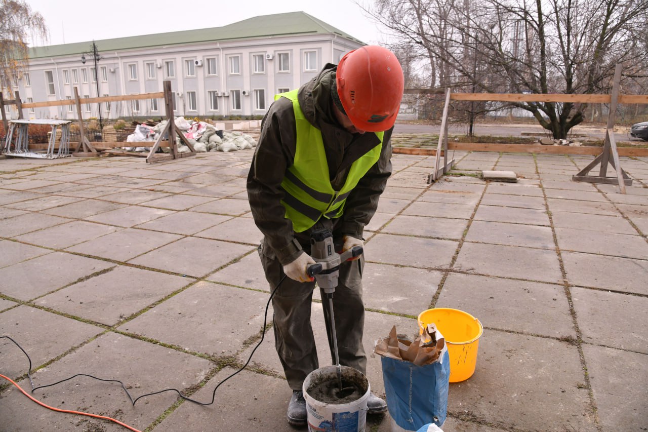 #ЛНР #восстановление. Центр досуга «Победа» в Свердловском округе (ЛНР) преображается при поддержке строителей Красноярского края