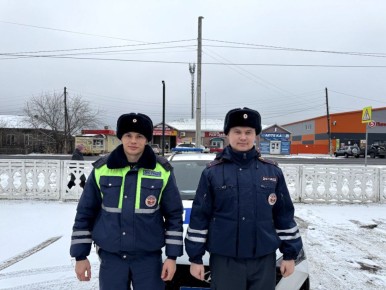 Доброго утра желают вам инспекторы ДПС Госавтоинспекции ОМВД России по Нижнеингашскому району Никита Давидович и Евгений Ковальков