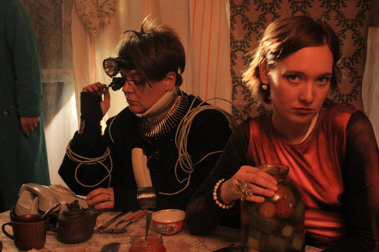 В Красноярске местная киностудия «Сибирская сова» завершила съёмки полнометражного фильма «Лампа Сибогена» В Красноярске местная киностудия «Сибирская сова» завершила съёмки полнометражного фильма «Лампа Сибогена»