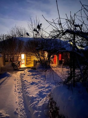 Ну как вы там? В пробках о смысле жизни думаете? Снег почистили?