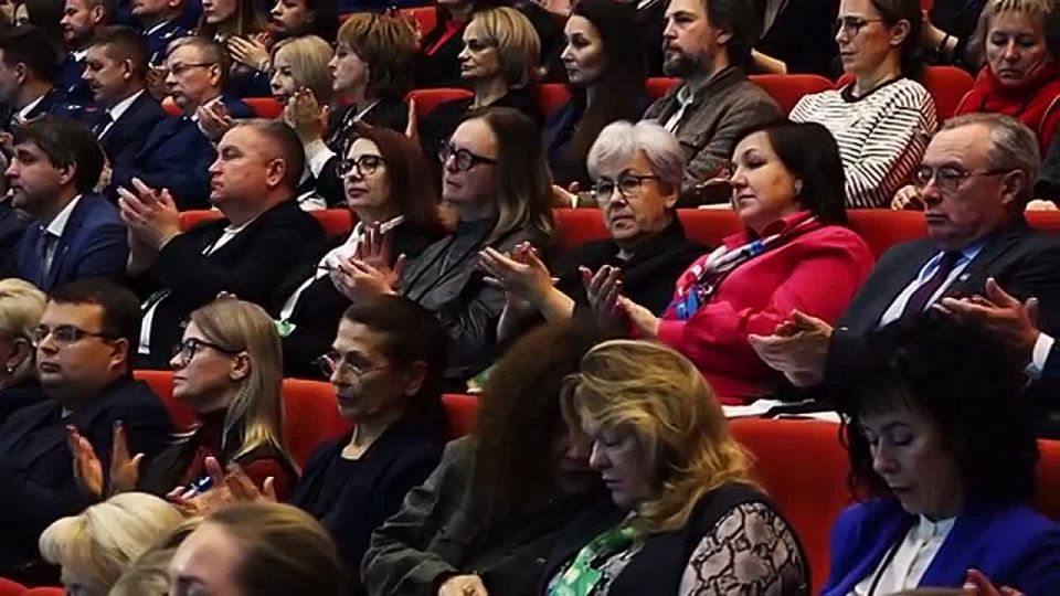 МНОГОДЕТНЫМ СЕМЬЯМ КРАСНОЯРСКОГО КРАЯ ВРУЧИЛИ НАГРАДЫ