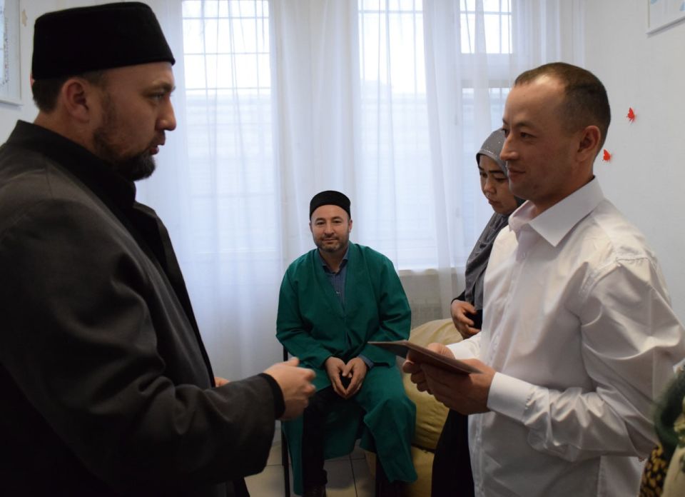 В исправительной колонии №17 осужденный, исповедующий ислам, заключил никах со своей избранницей