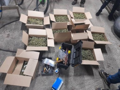 В Емельяновском районе полицейские задержали подозреваемого в хранении наркотических средств