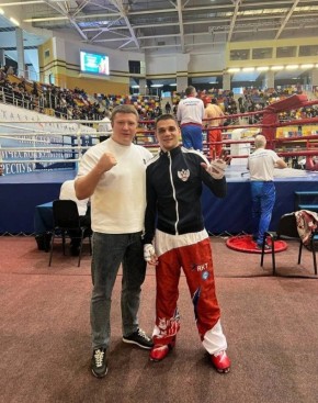 У красноярских кикбоксеров 12 медалей чемпионата России