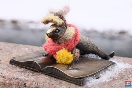 В Красноярск пришли первые холода, которые заставляют горожан быстрей передвигаться по улочкам сибирского города