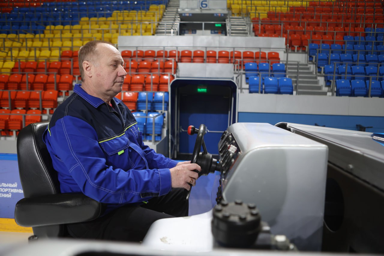 Раньше Александр Болдарев работал на ювелирном производстве, где всё решают точность руки и зоркость глаза Раньше Александр Болдарев работал на ювелирном производстве, где всё решают точность руки и зоркость глаза