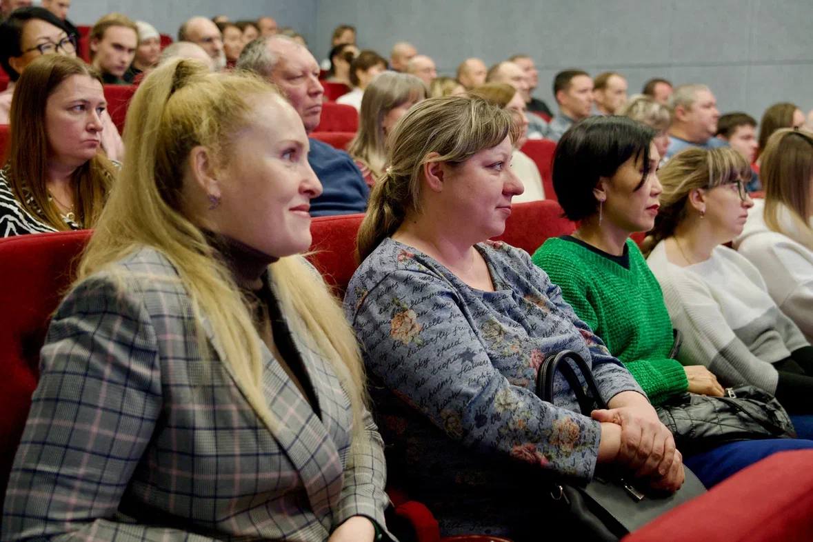 Дмитрий Карасёв: Сегодня побывали в Снежногорске — наш заполярный поселок преображается благодаря совместным усилиям всех жителей и властей! Дмитрий Карасёв: Сегодня побывали в Снежногорске — наш заполярный поселок преображается благодаря совместным усилиям всех жителей и властей!