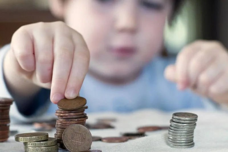 В России предложили закрепить минимальную сумму алиментов на уровне 50% от МРОТ