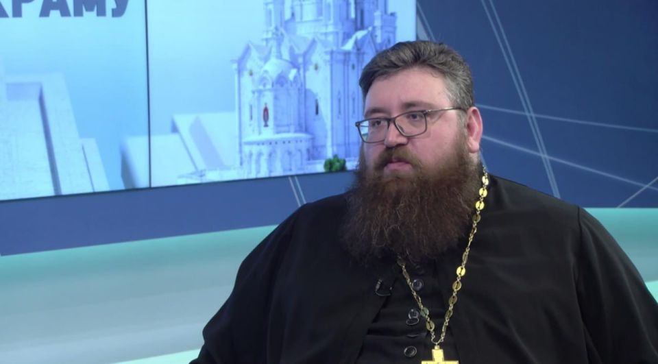 Вера vs образование – есть ли противостояние? Зачем священники ходят в школы и чему учат детей на уроках «Основы православной культуры»? Как относится церковь к новым технологиям, и согласуются ли они с церковными догмами?...