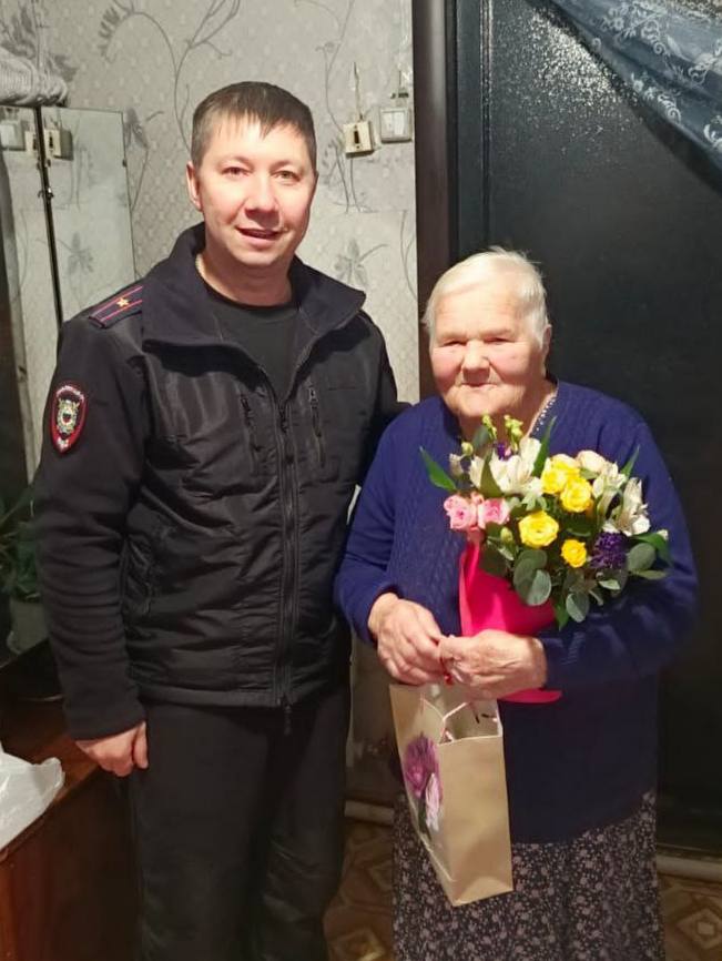 В преддверии Дня Матери — полицейские выражают особую благодарность матерям героев