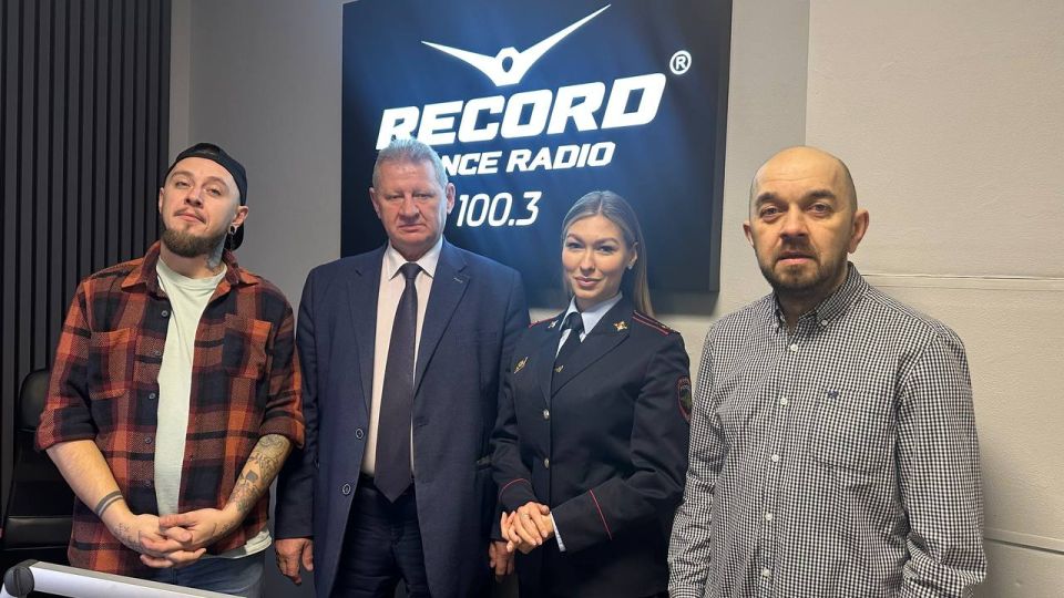 Прямо сейчас в эфире радио Рекорд Красноярск обсуждаем тему: «Оказание первой помощи пострадавшим при ДТП»