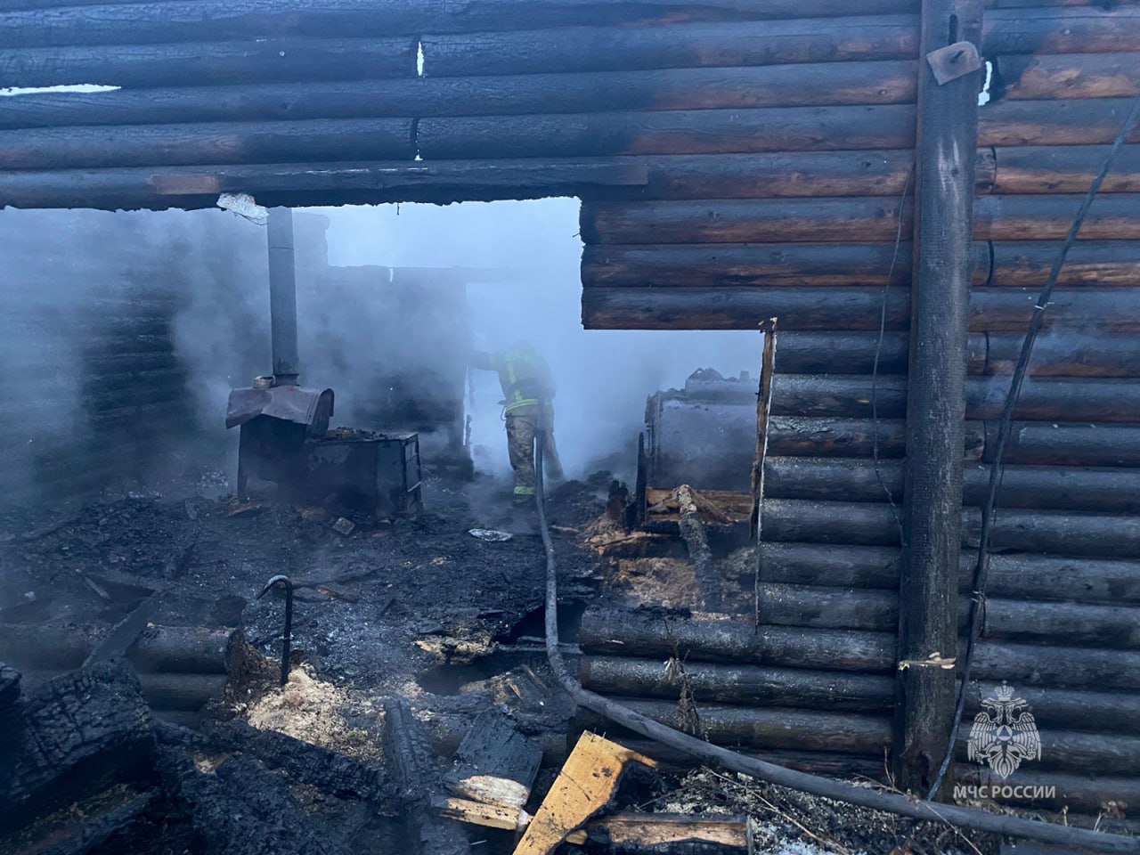 Оперативные итоги суток. Ликвидировано 15 пожаров, погиб 1 человек Оперативные итоги суток. Ликвидировано 15 пожаров, погиб 1 человек