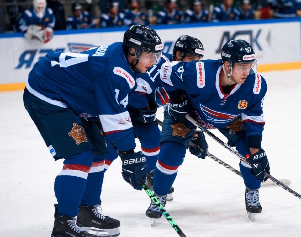 ХК «Сокол» уверенно одолел казанский «Барс»