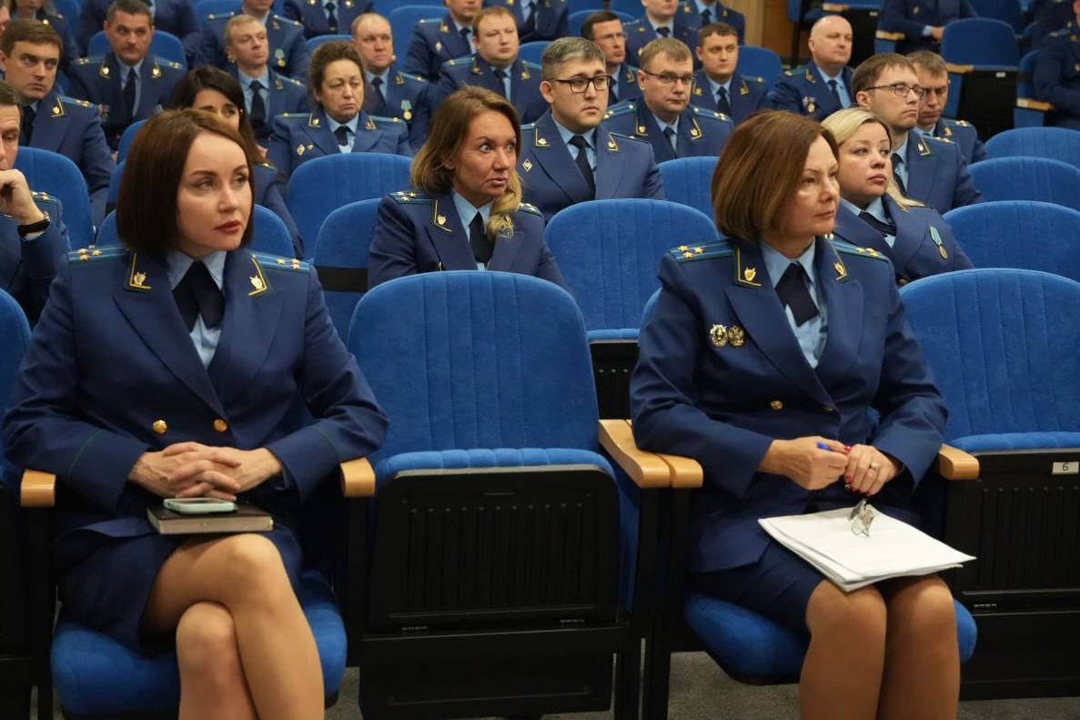 Защита прав — в центре внимания: в прокуратуре края подведены итоги работы с обращениями граждан Защита прав — в центре внимания: в прокуратуре края подведены итоги работы с обращениями граждан