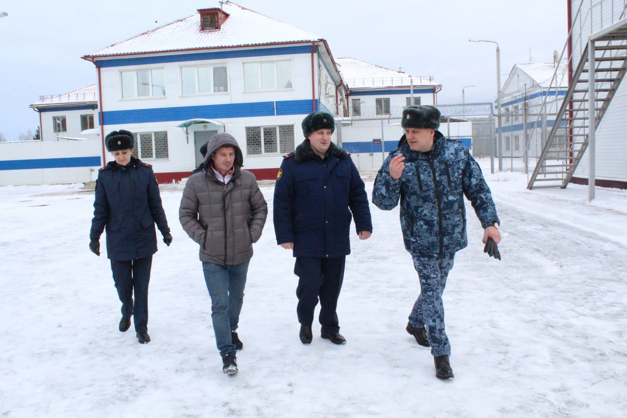 Канскую воспитательную колонию посетил знаменитый российский биатлонист, двукратный олимпийский чемпион Евгений Устюгов