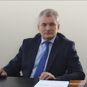 Мэр Енисейска Валерий Никольский травмирован после нападения местного жителя, который пришел к нему на прием