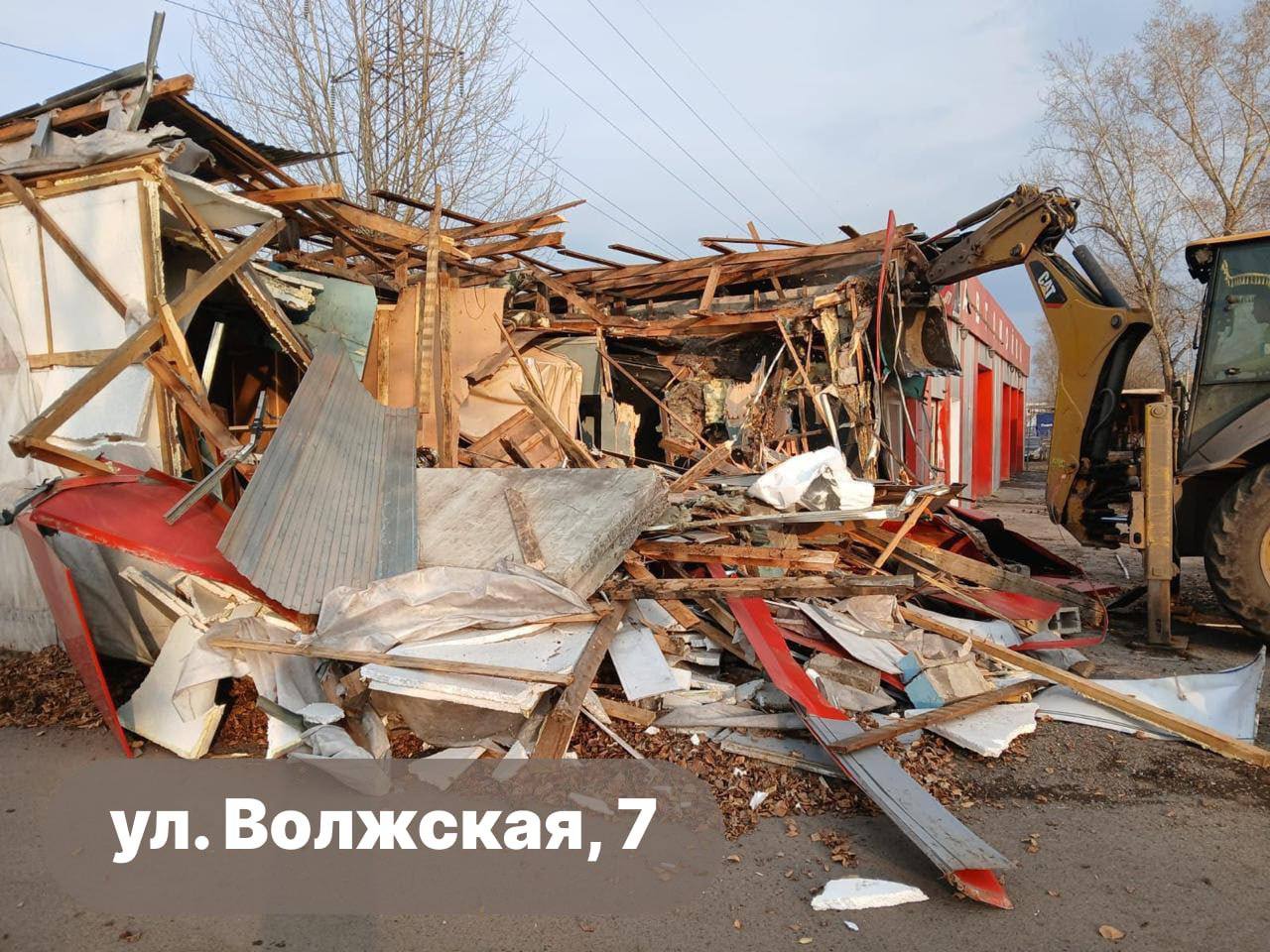 В Красноярске до конца 2025 года снесут пять незаконных строений