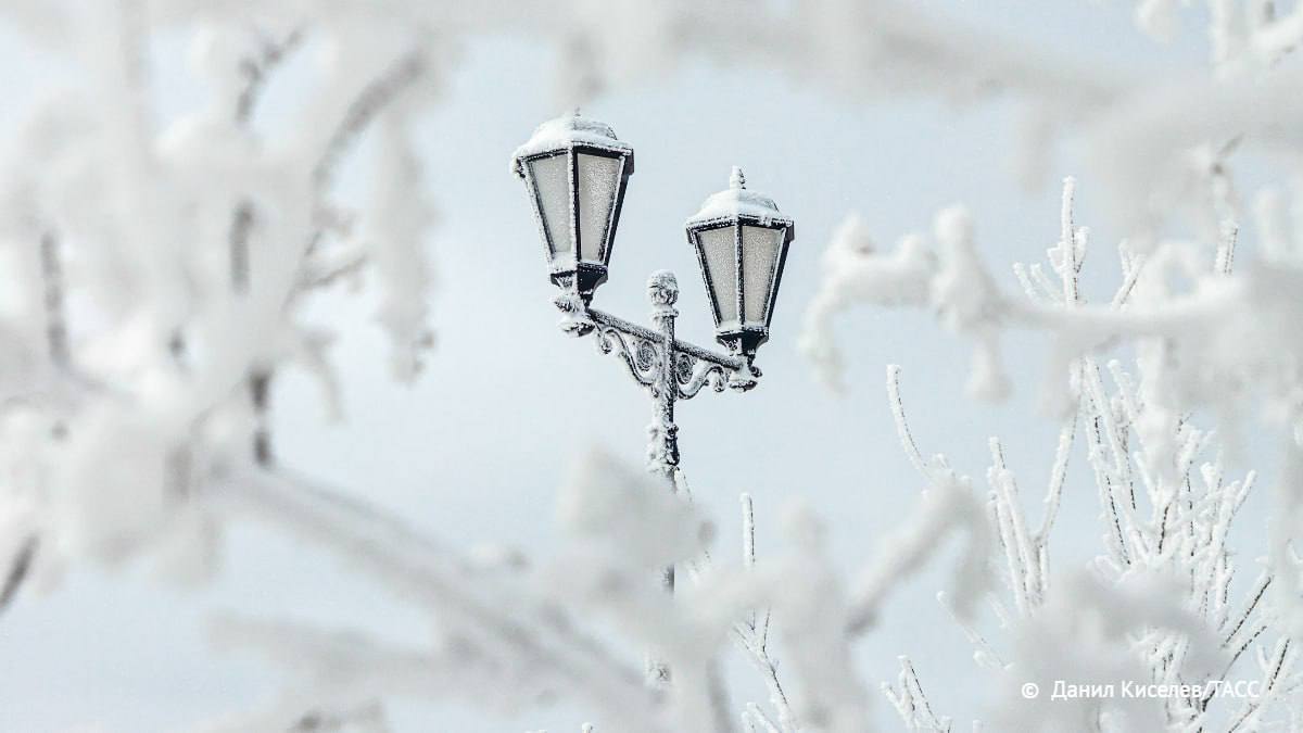 В Норильске ученикам 1-11-х классов первой смены разрешили не посещать занятия из-за морозов до -45 °C, сообщает администрация города