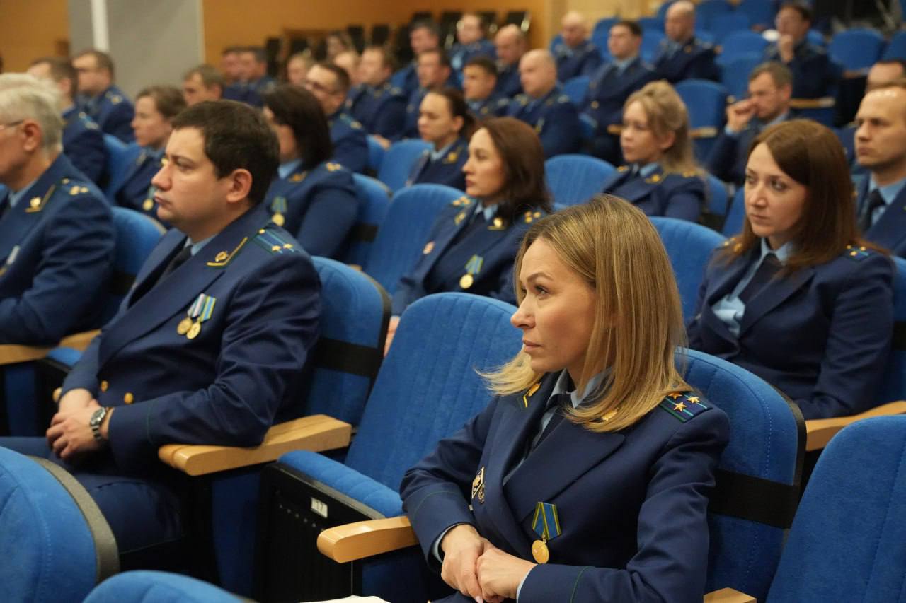 Защита прав — в центре внимания: в прокуратуре края подведены итоги работы с обращениями граждан Защита прав — в центре внимания: в прокуратуре края подведены итоги работы с обращениями граждан