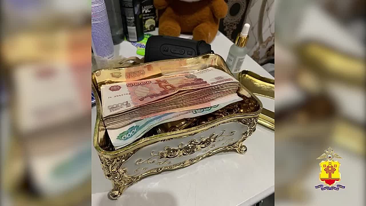 В ЧУВАШИИ «ПРОСТИТУТКИ» ЗАРАБОТАЛИ ГОЛОСОМ БОЛЕЕ ПОЛУМИЛЛИАРДА РУБЛЕЙ